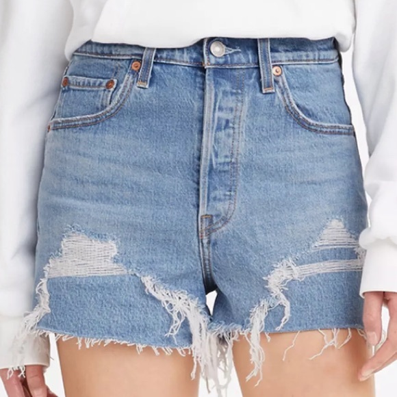 NEW Levi’s Premium Ribcage Cut Off Jean Shorts - Picture 2 of 7